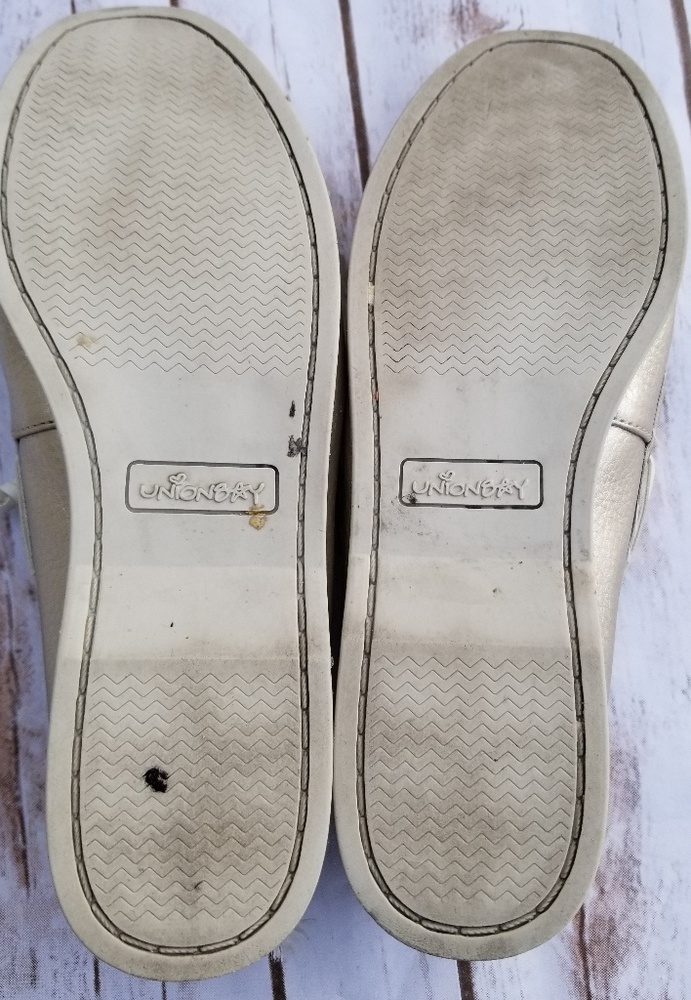 Unionbay Gold Metallic Loafers - Picture 4 of 5